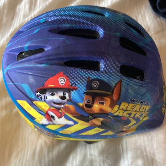 Paw patrol helmet in perfect condition for 4-5 year olds - Picture 2 of 3